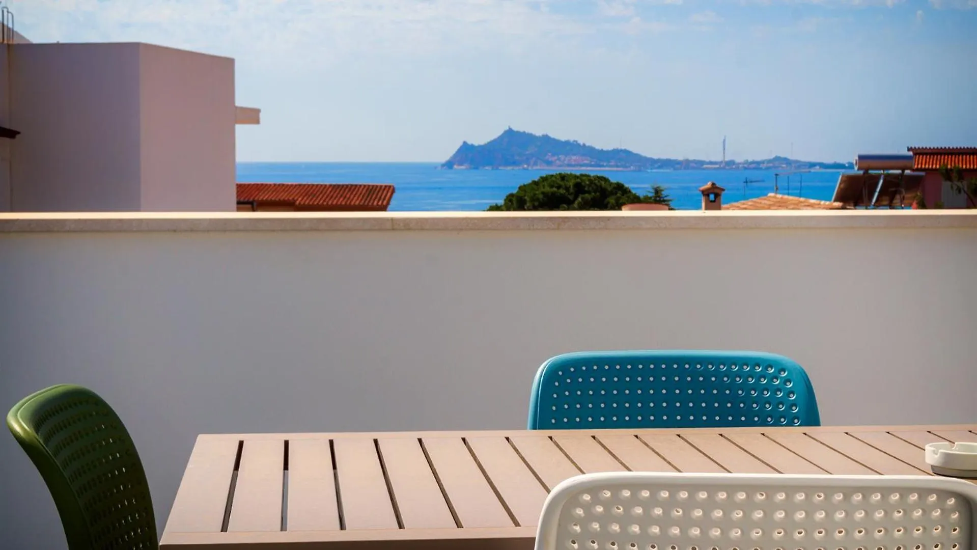 Resort Beach Cala Goloritze 圣玛丽亚纳瓦雷