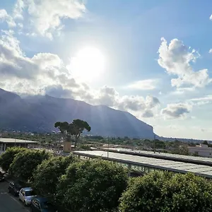 Le Metro , Carini Italien